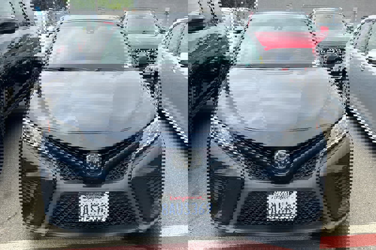 Certified 2018 Toyota Camry SE w/ Moonroof Package image 2