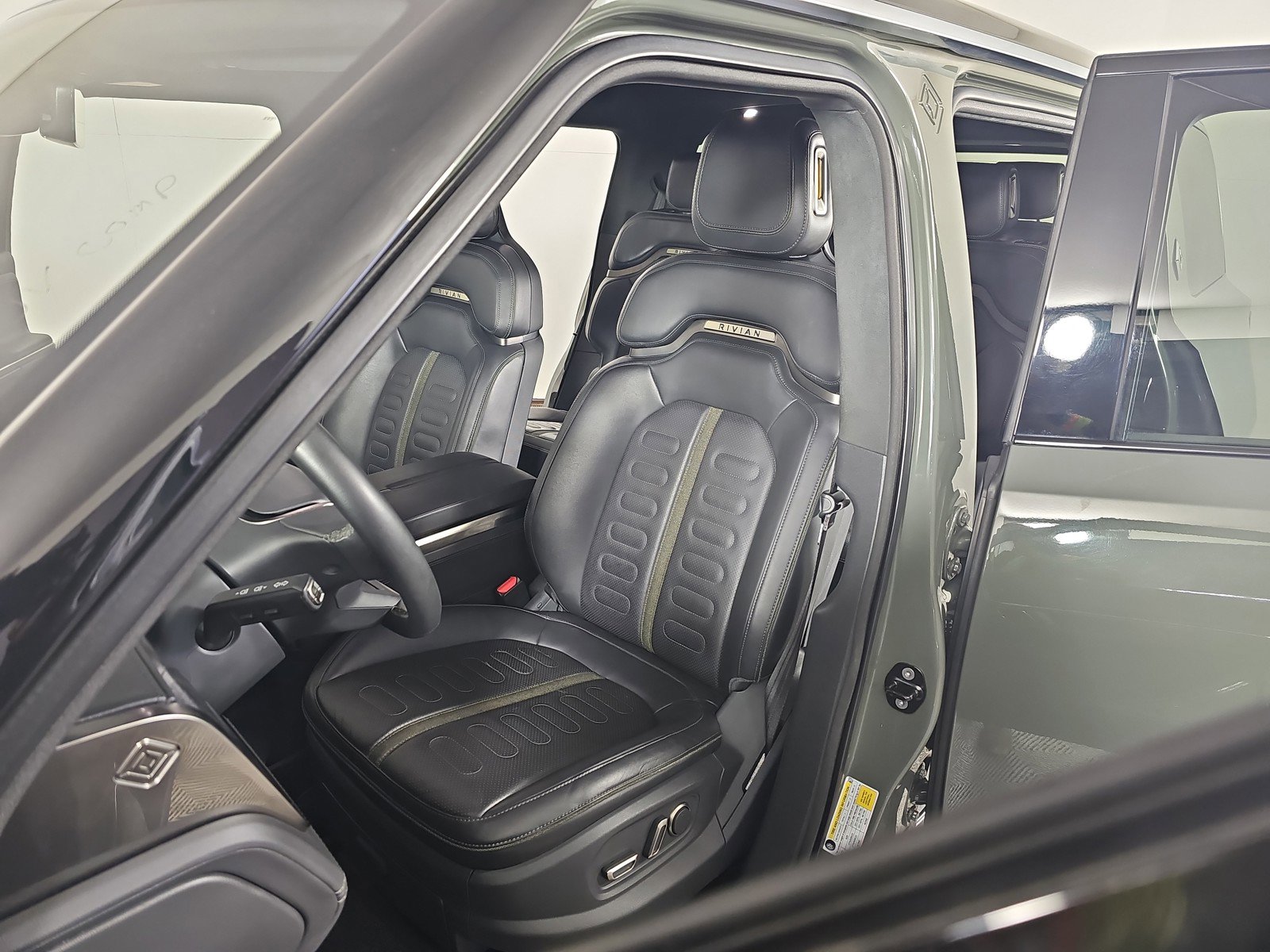 Used 2022 Rivian R1S Launch Edition image 20