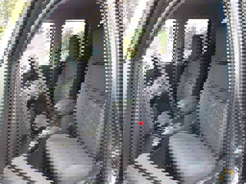 New 2026 Nissan Frontier SV image 5