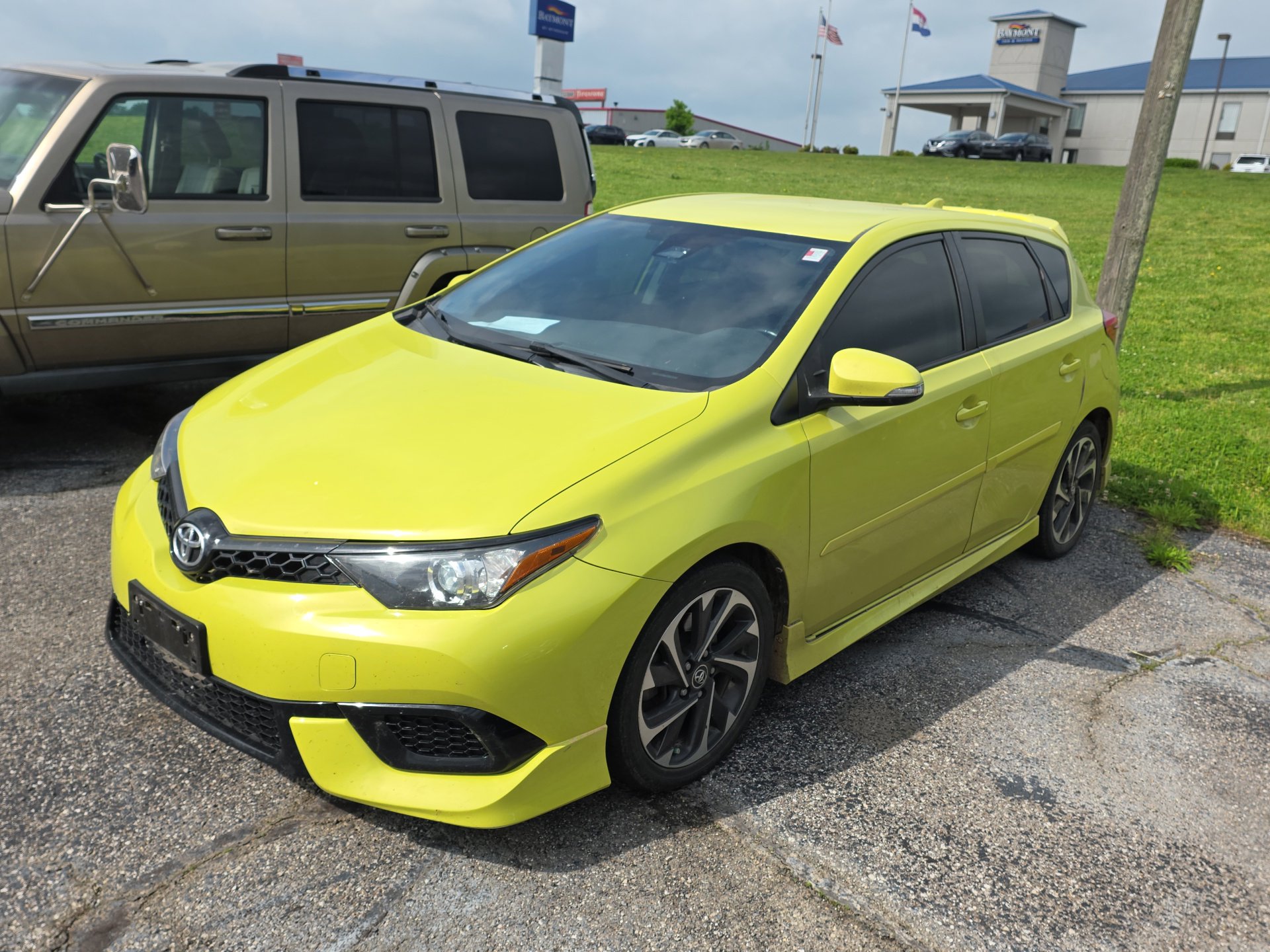 Used 2018 Toyota Corolla iM w/ All-Weather Mat Package FWD image 3