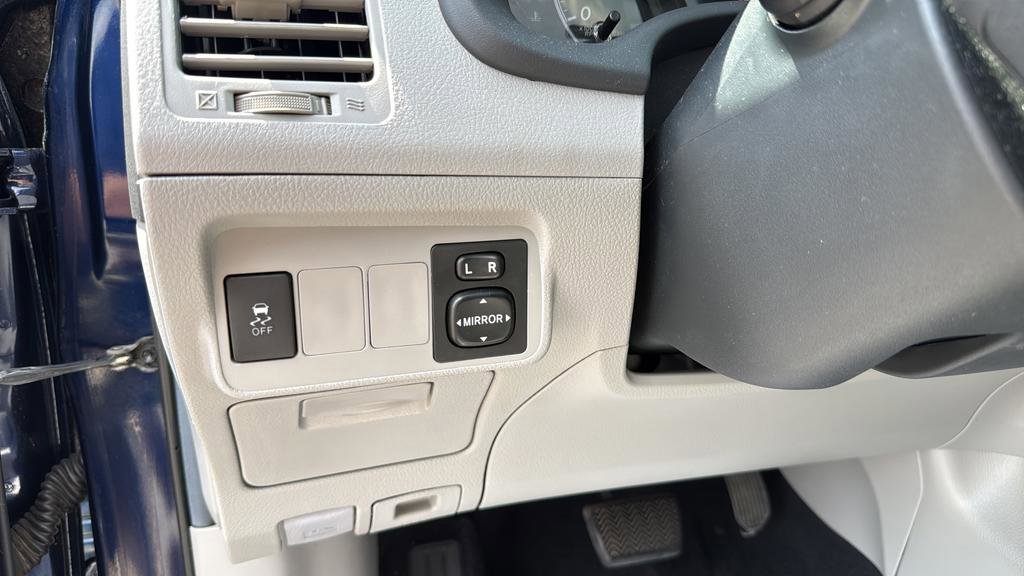 Used 2013 Toyota Corolla LE FWD image 17