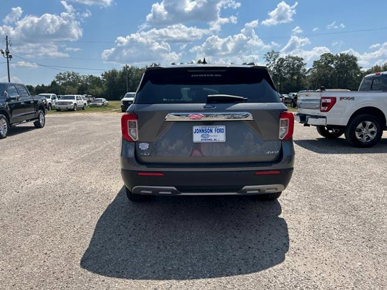 Used 2023 Ford Explorer XLT w/ Equipment Group 202A image 6