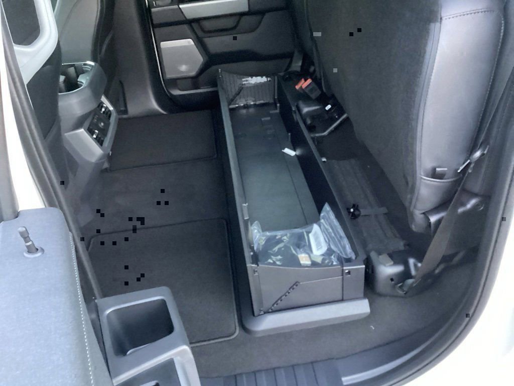 New 2026 Ford F250 Lariat w/ Black Appearance Package image 40