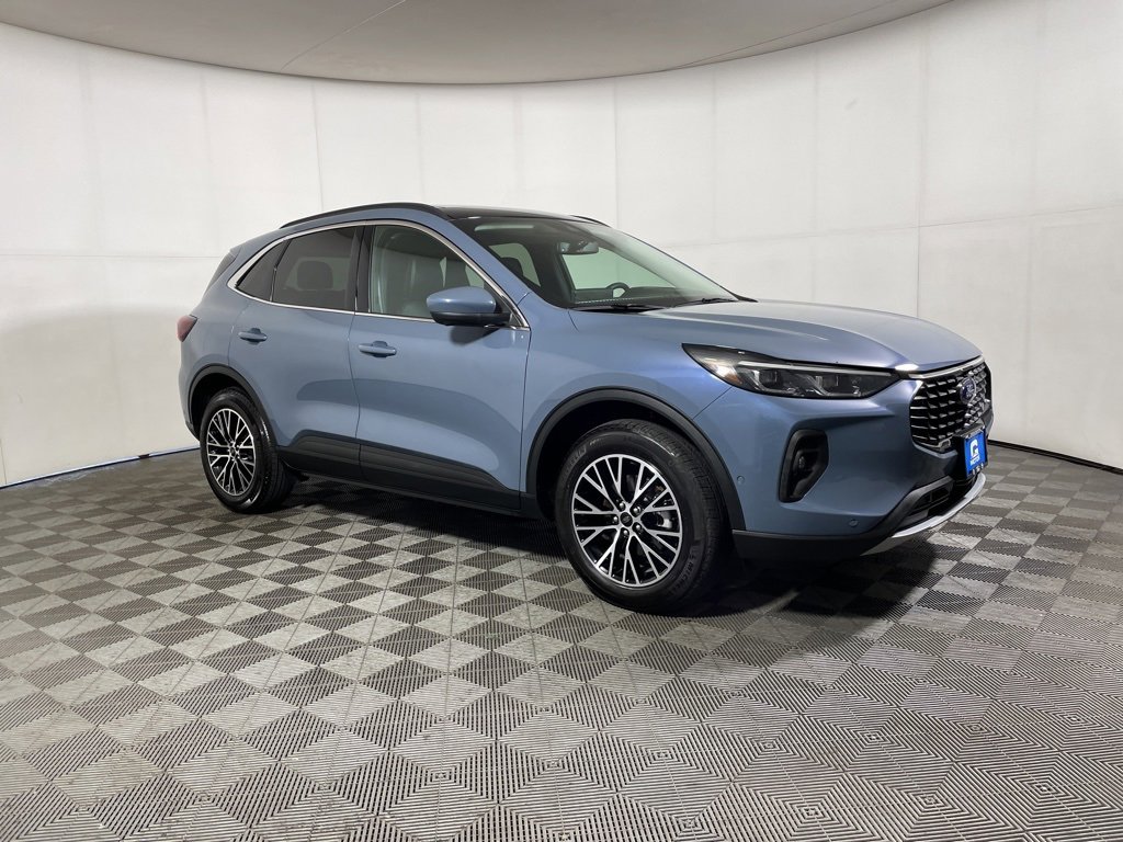 Used 2024 Ford Escape SE w/ PHEV Premium Package image 2