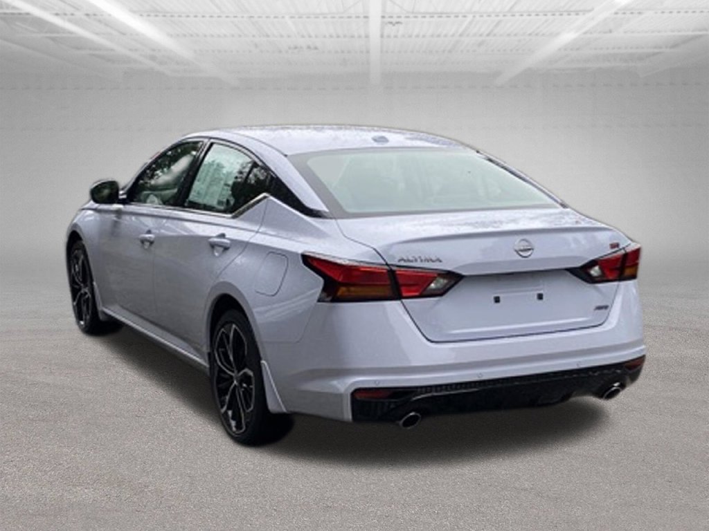 Used 2025 Nissan Altima 2.5 SR AWD/4WD image 3