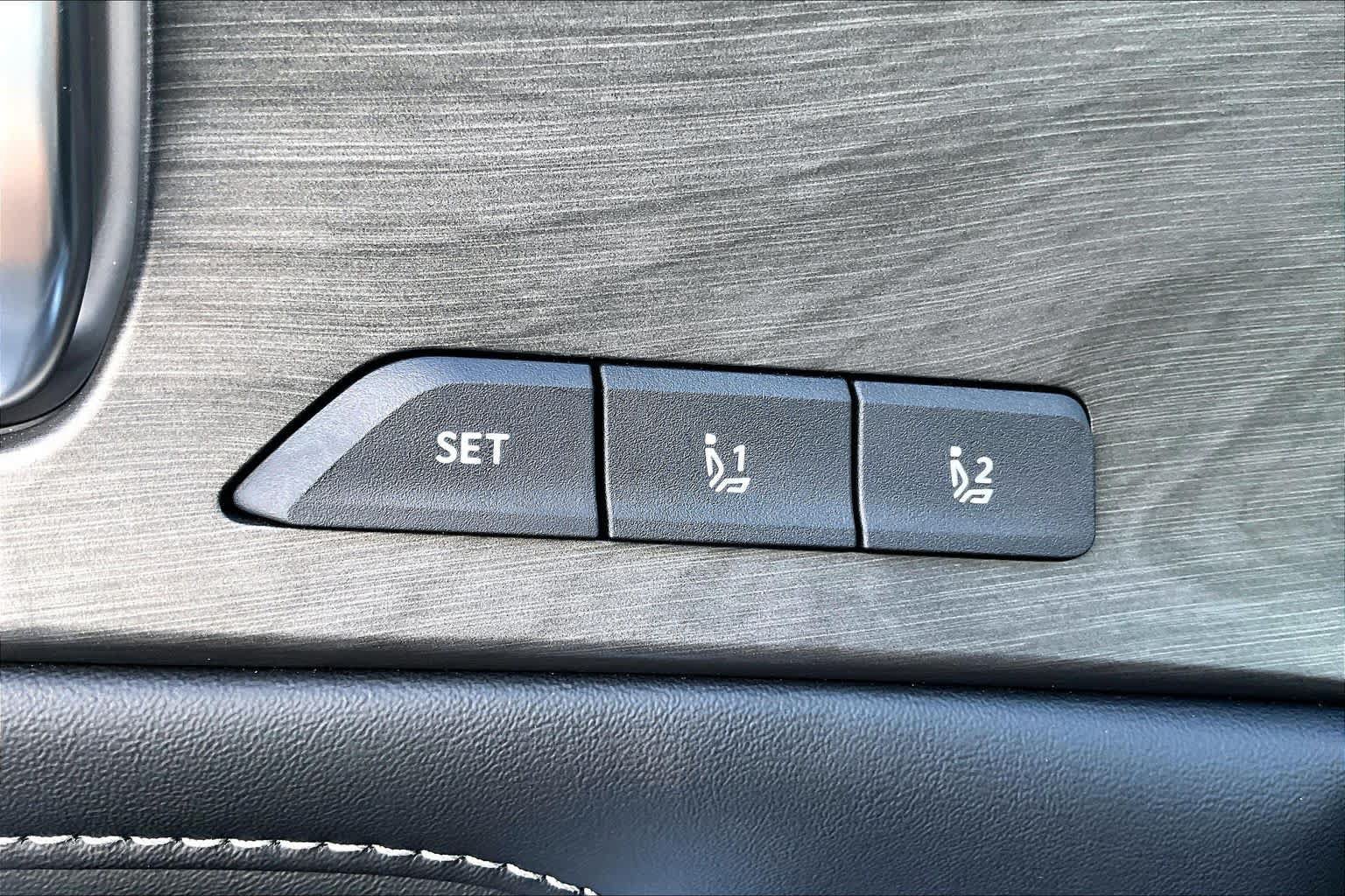 Certified 2026 Kia Sorento SX Prestige AWD/4WD image 32