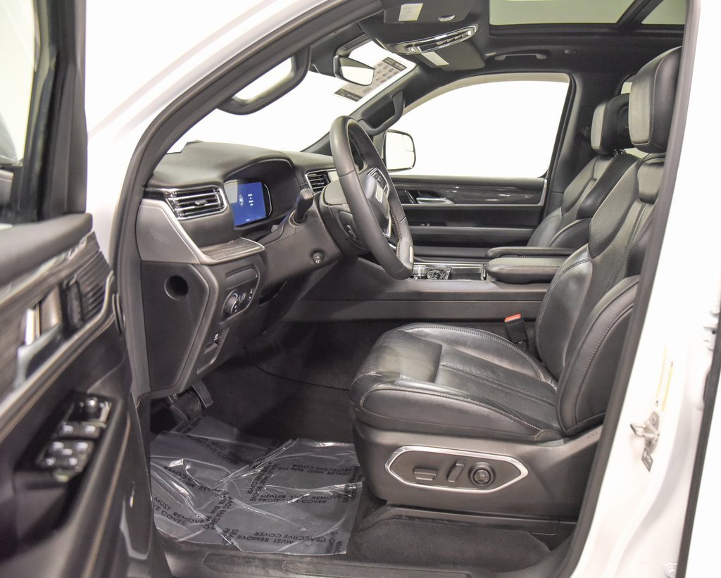 Used 2022 Jeep Wagoneer Series II w/ Premium Group I image 2