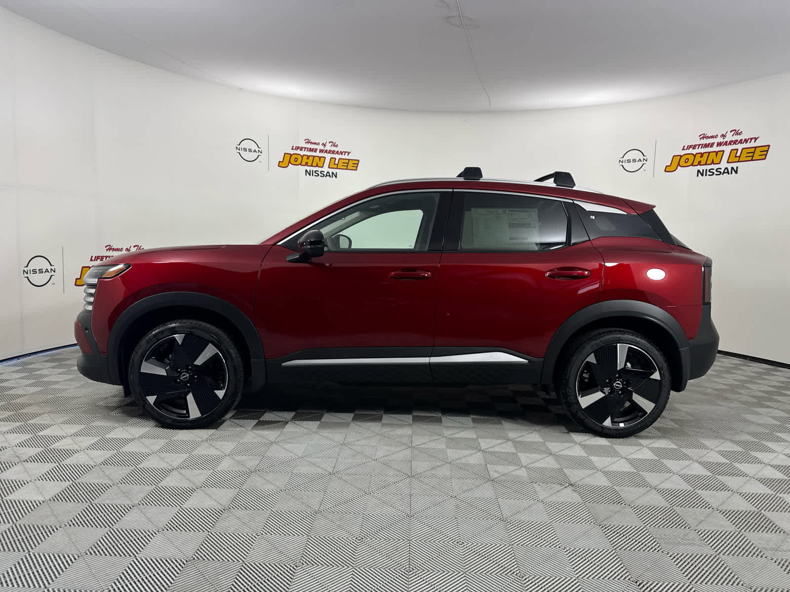 New 2026 Nissan Kicks SR image 2