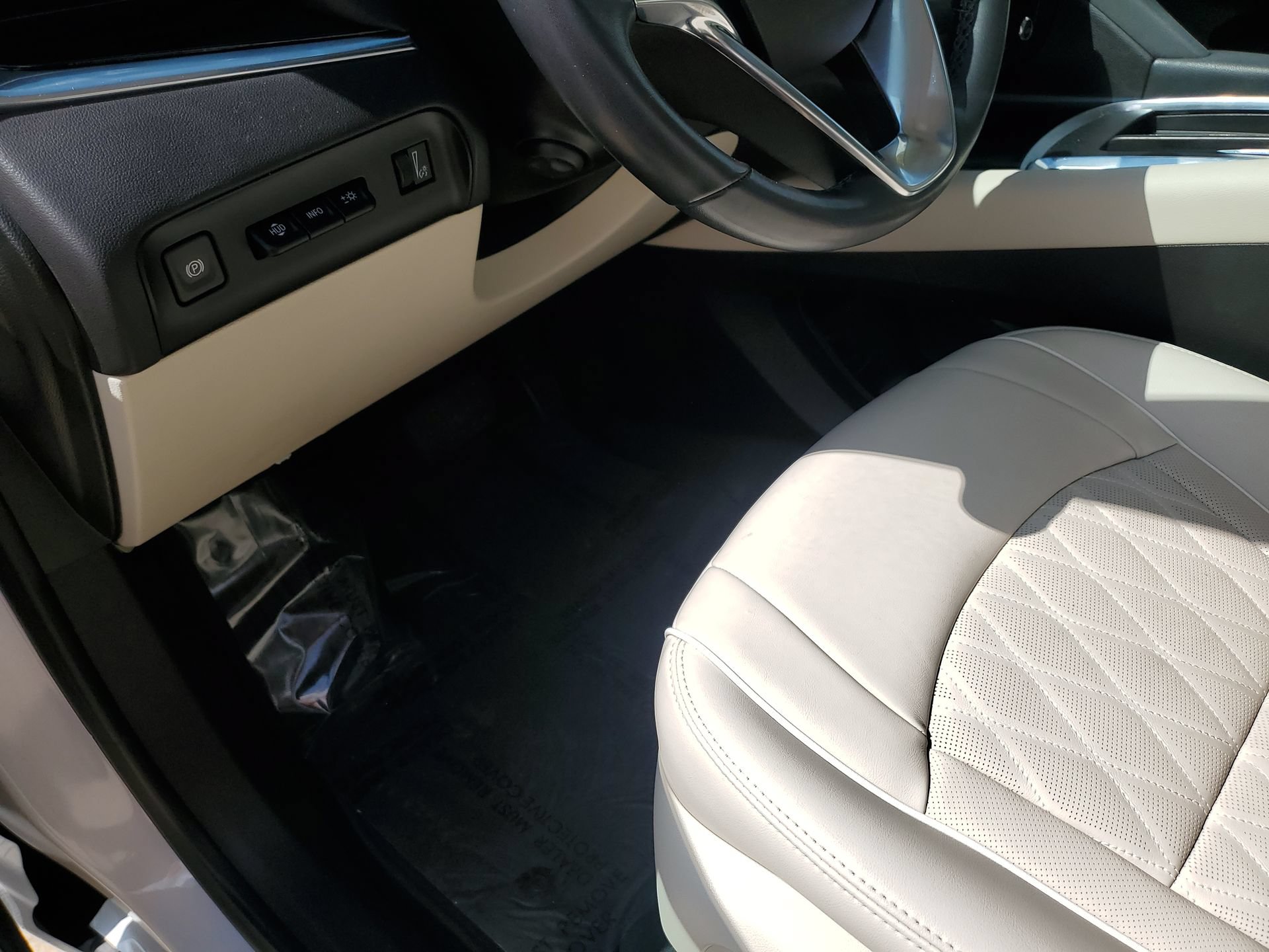 Used 2022 Buick Enclave Avenir AWD/4WD image 26