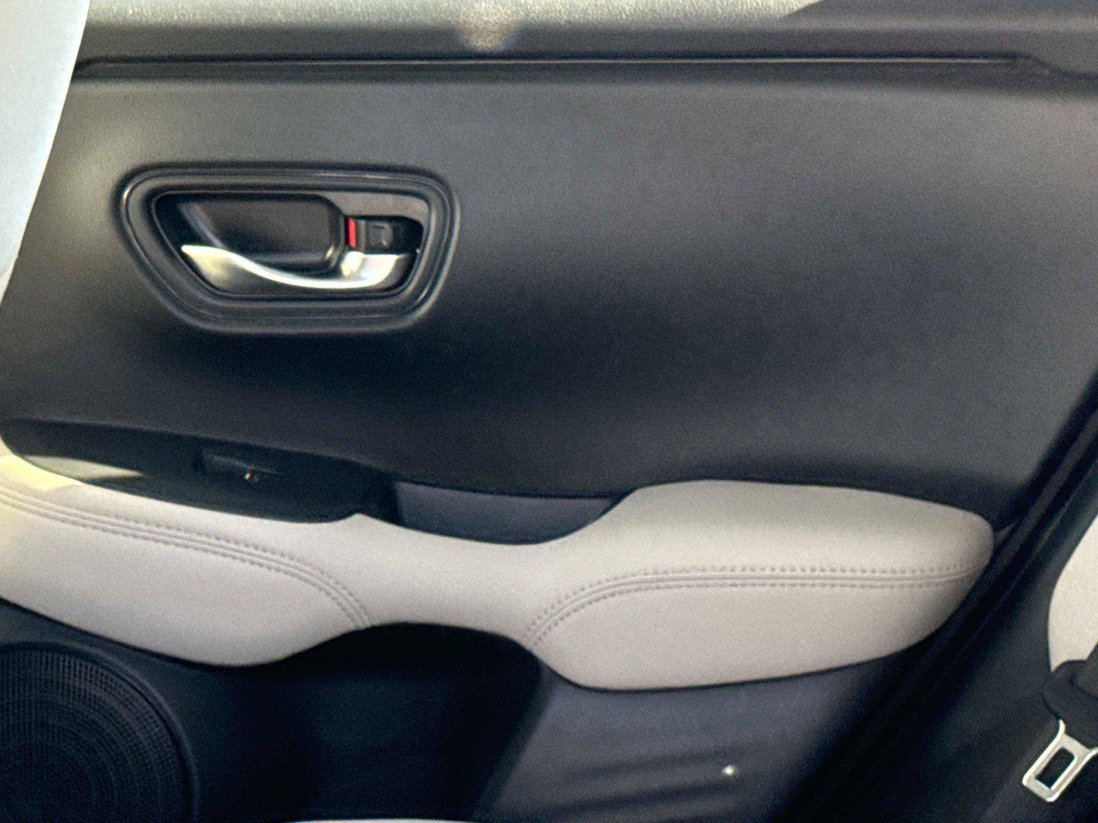 Certified 2027 Honda HR-V LX image 14