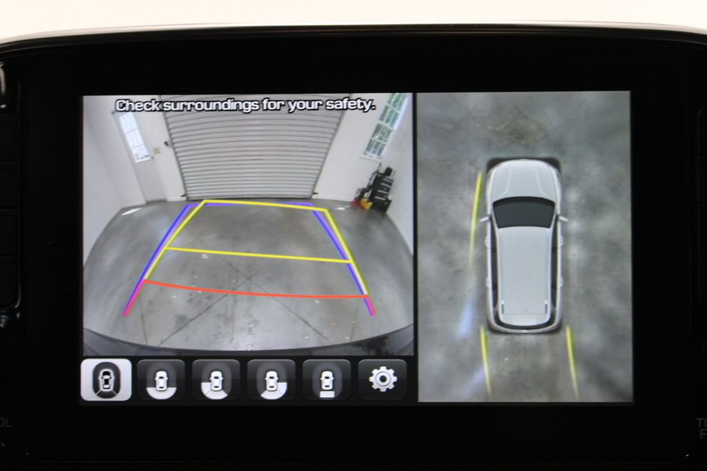 Used 2020 Hyundai Santa Fe Limited AWD/4WD image 29