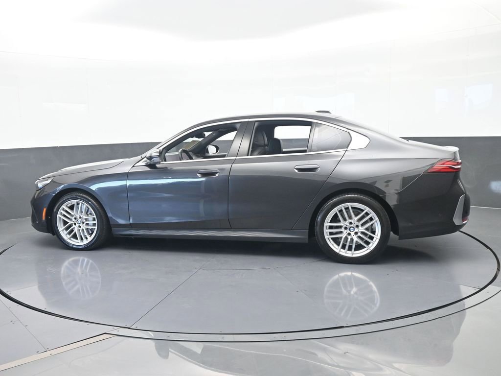 Used 2024 BMW 530i RWD image 3