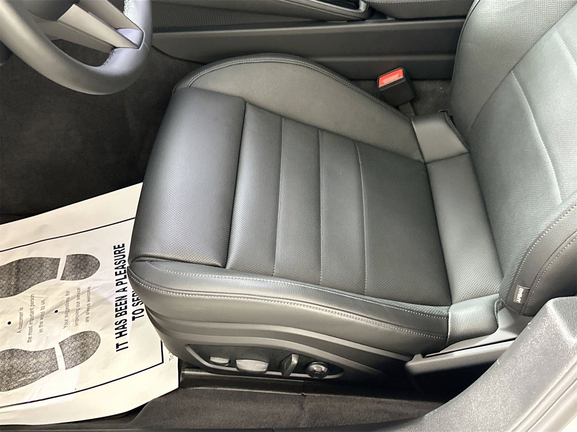 Certified 2025 Porsche Panamera image 31