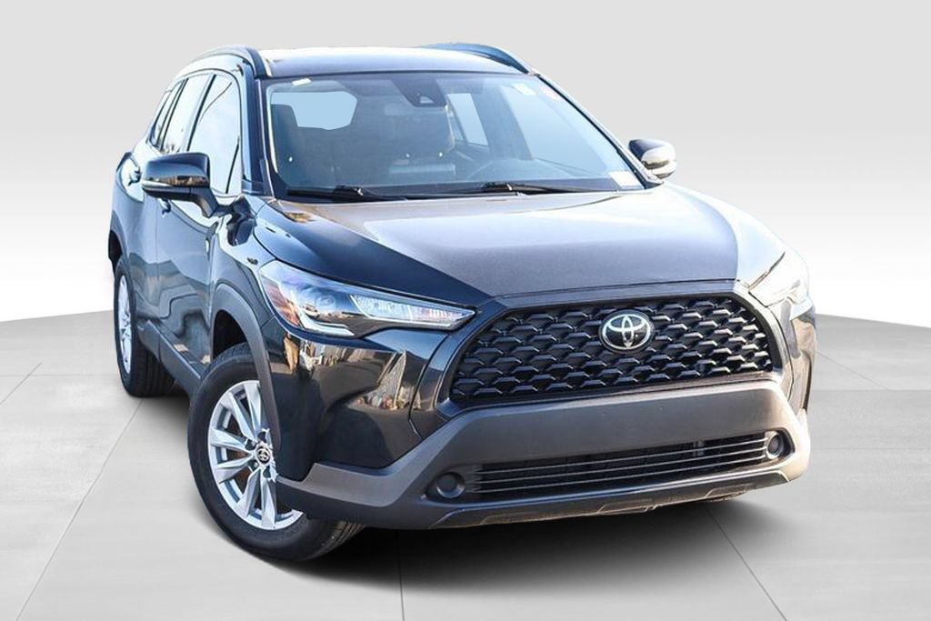 Used 2022 Toyota Corolla Cross LE FWD video 2