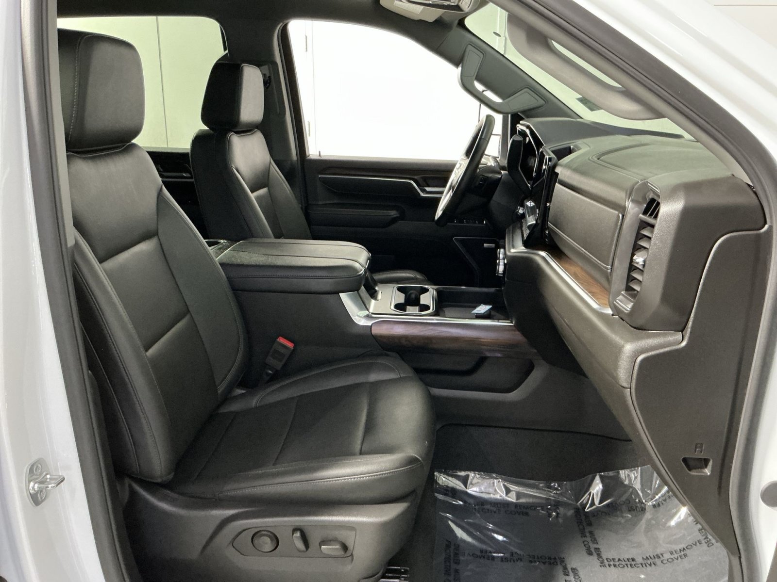 Used 2025 GMC Sierra 2500 SLT w/ SLT Premium Package AWD/4WD image 25
