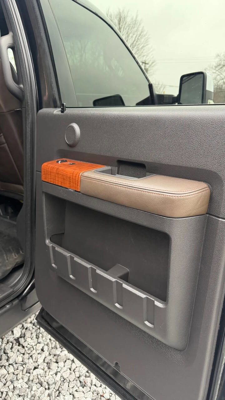 Used 2015 Ford F250 King Ranch w/ King Ranch w/Chrome Package image 23