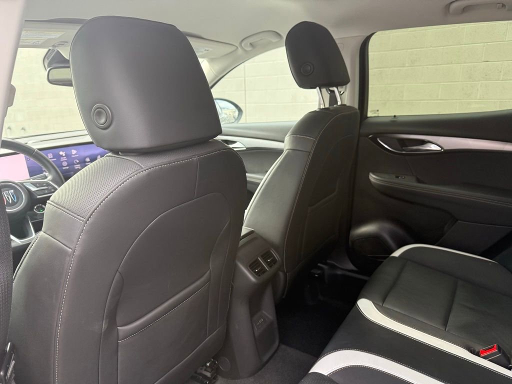 Used 2024 Buick Envision Sport Touring image 23