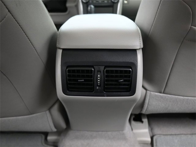 Used 2016 Toyota Camry XLE image 25