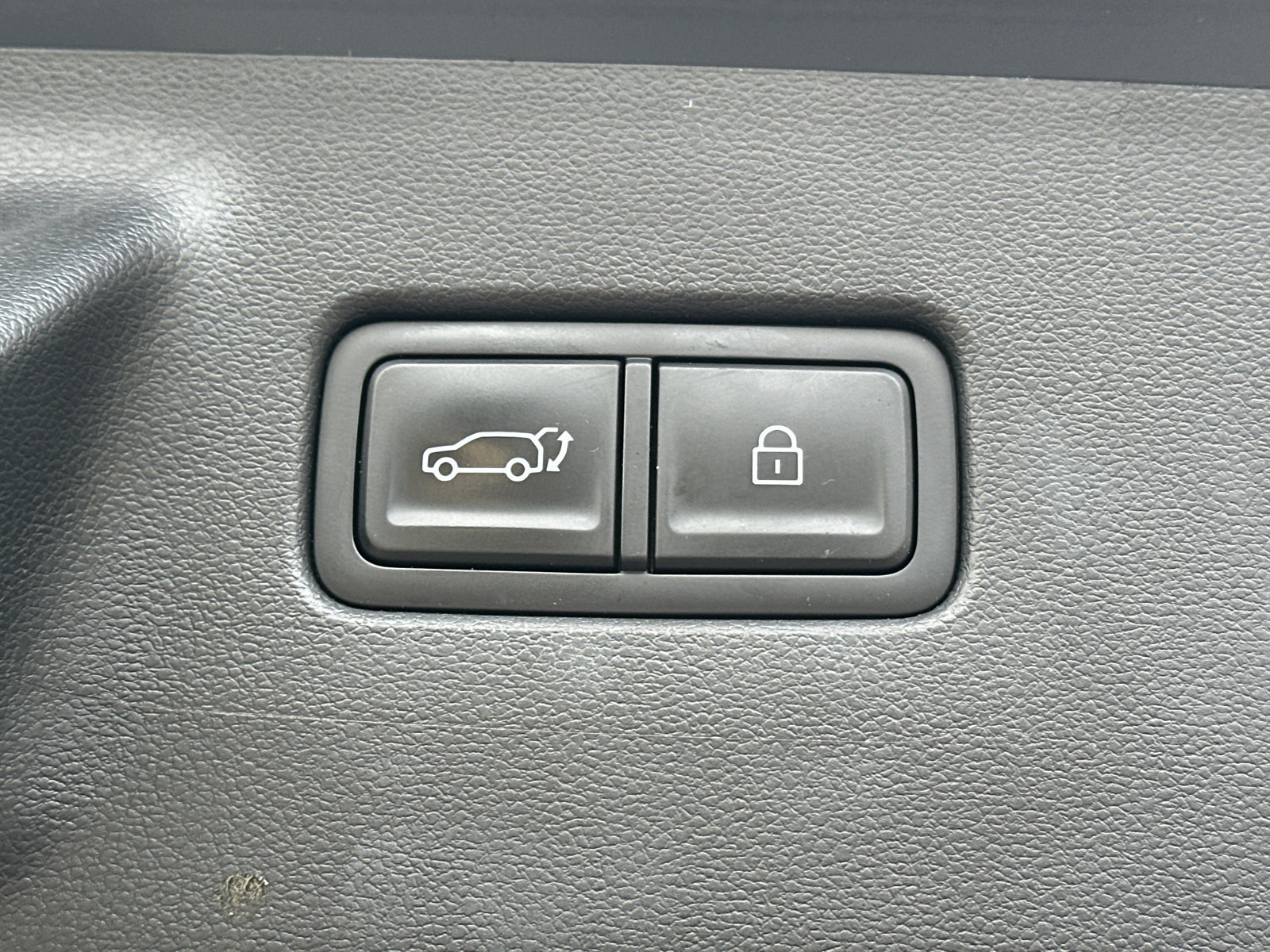 Used 2024 Hyundai Santa Fe Limited FWD image 17