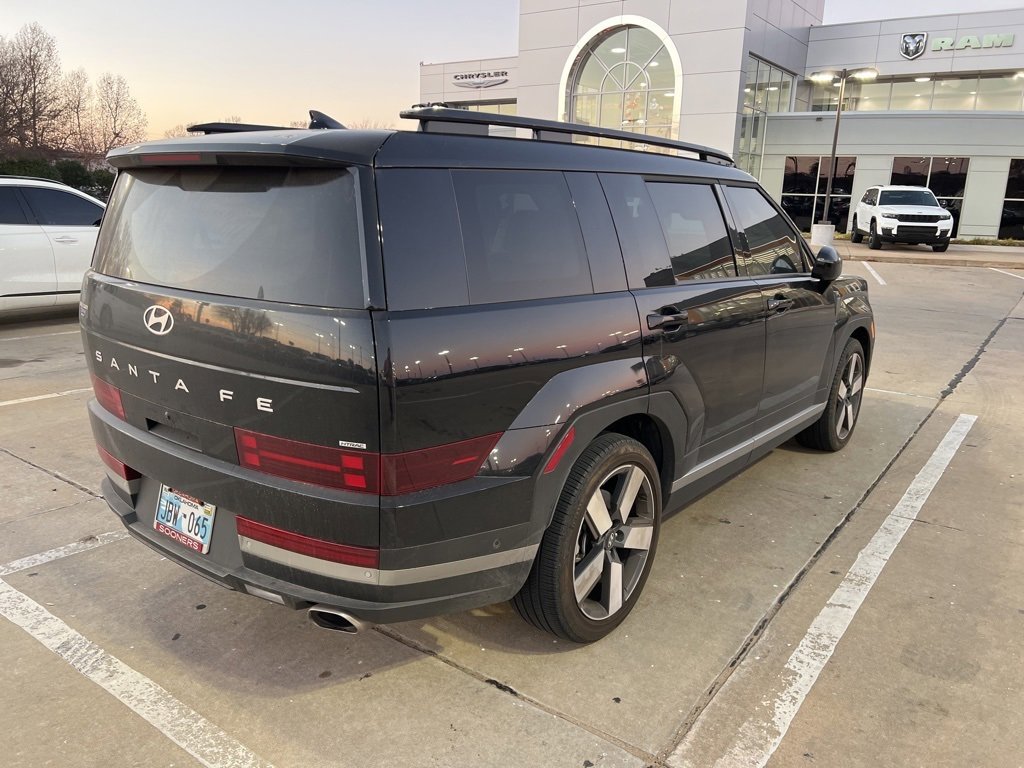 Used 2024 Hyundai Santa Fe Limited image 4