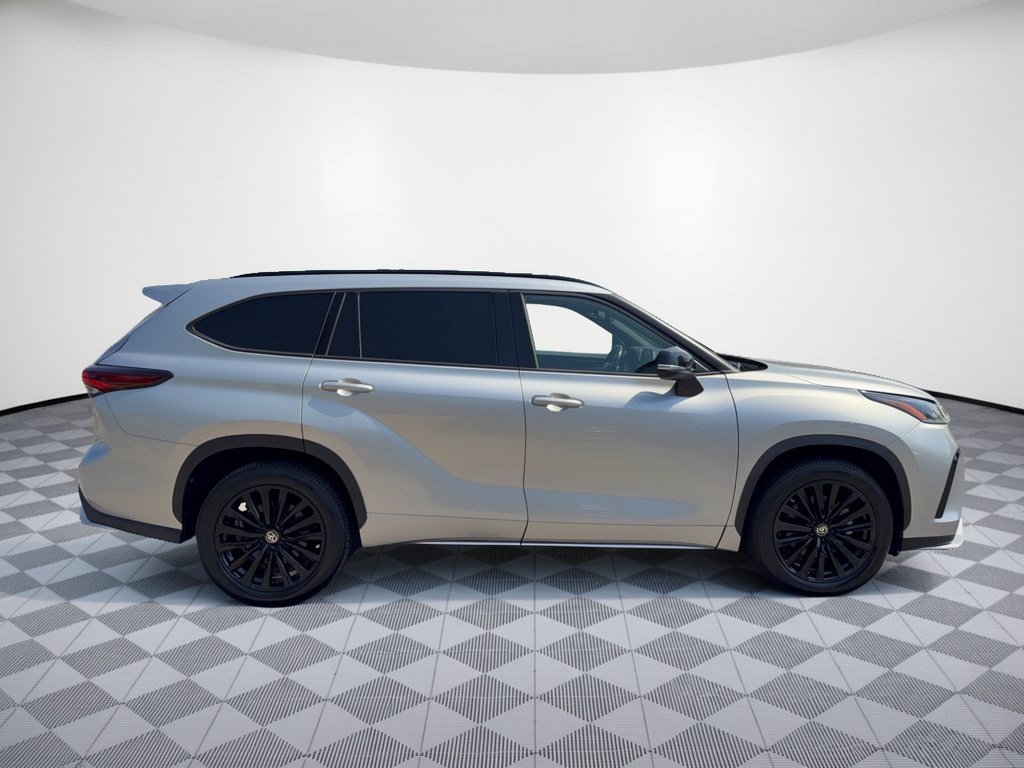 Used 2024 Toyota Highlander XSE FWD image 8