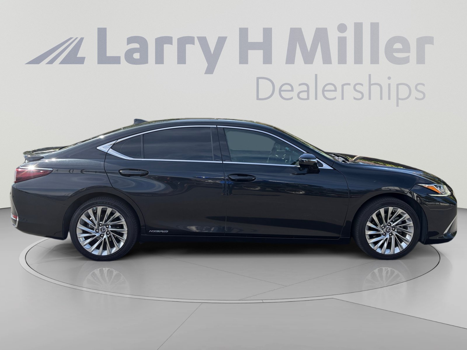 Used 2019 Lexus ES 300h w/ Accessory Package 2 FWD image 6