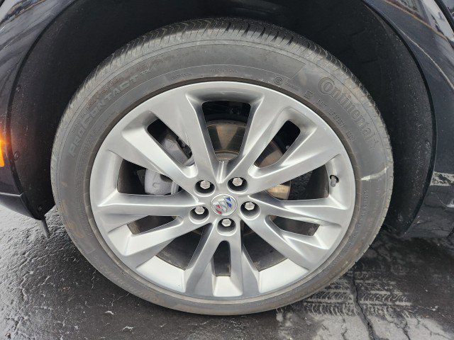 Used 2023 Buick Envision Avenir image 10