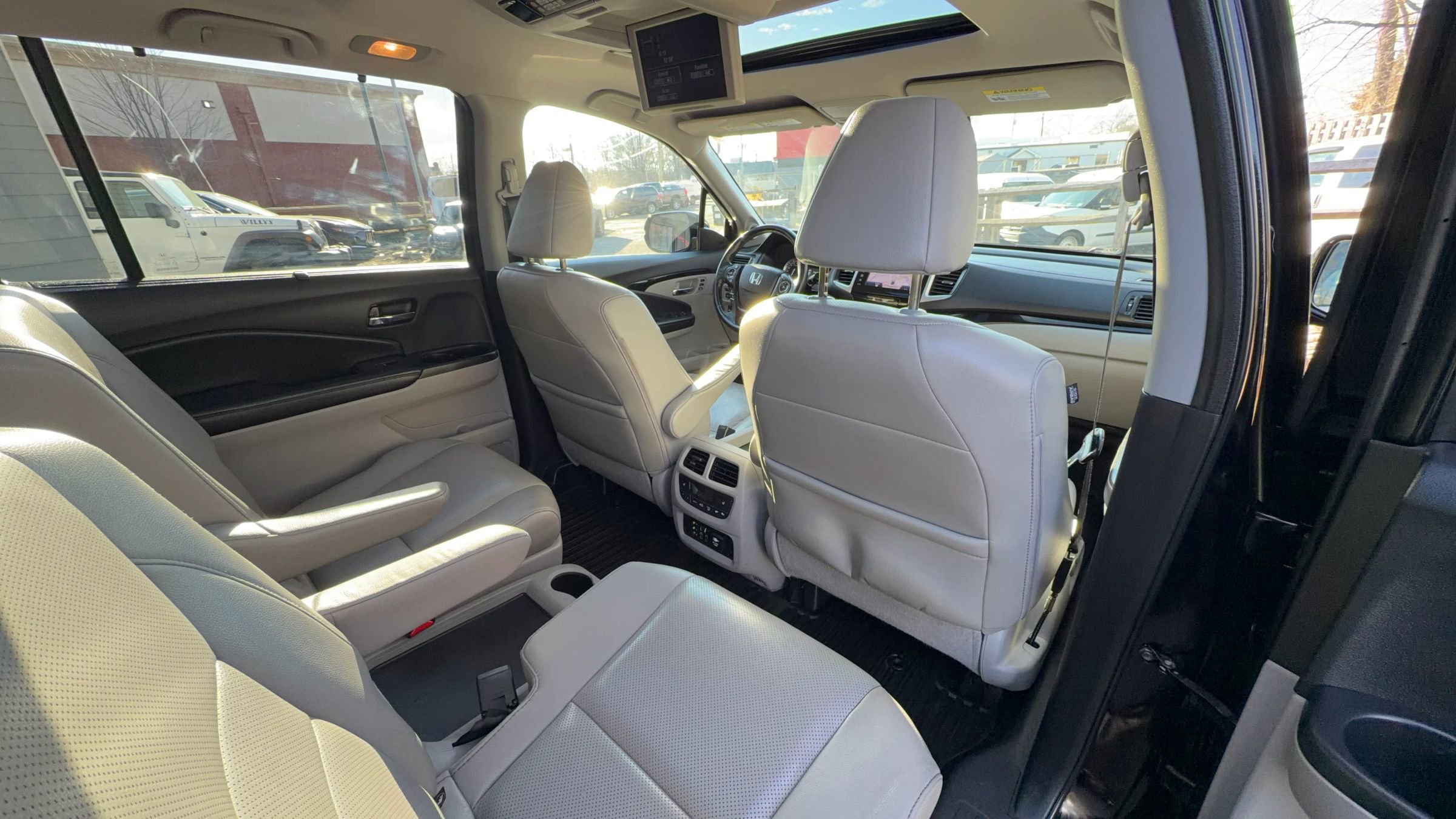 Used 2016 Honda Pilot Elite image 14