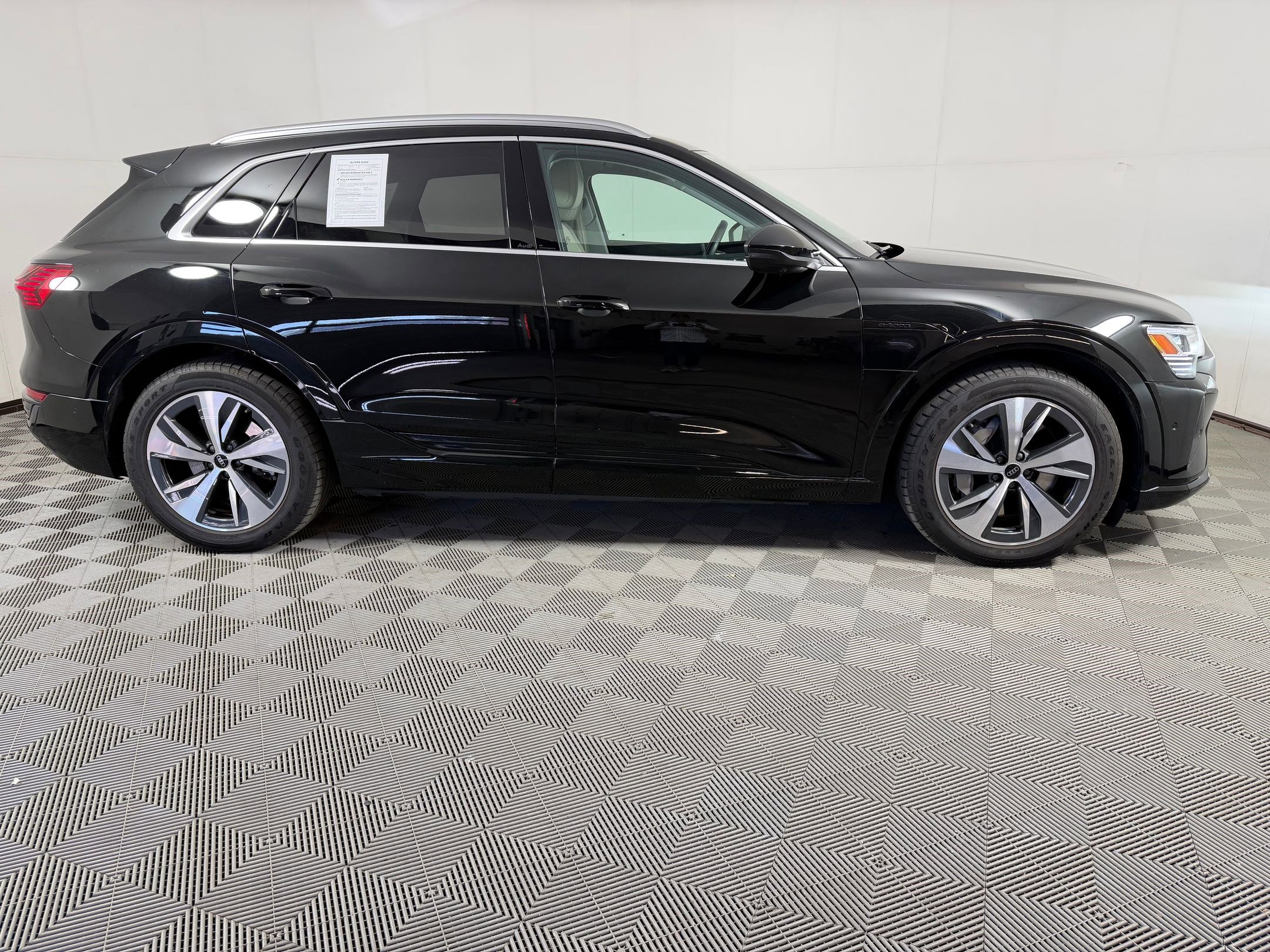 Used 2024 Audi Q8 e-tron Premium Plus w/ Premium Plus Package AWD/4WD image 8