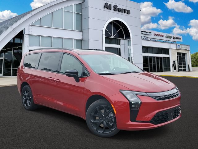New 2027 Chrysler Pacifica Limited w/ Family Tech Group AWD/4WD image 1