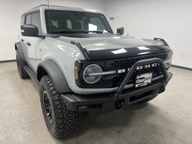 Used 2023 Ford Bronco Wildtrak image 2