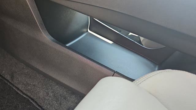 Used 2025 Nissan Rogue SL AWD/4WD image 22