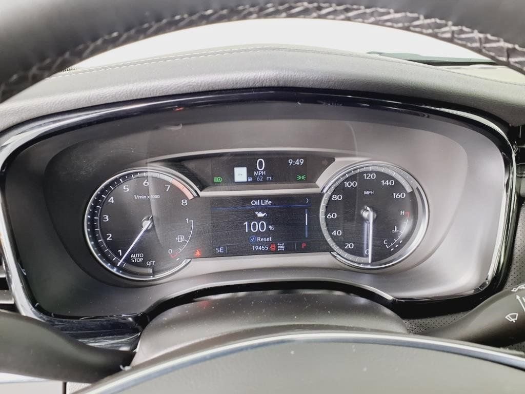Certified 2025 Cadillac XT5 Premium Luxury AWD/4WD image 13