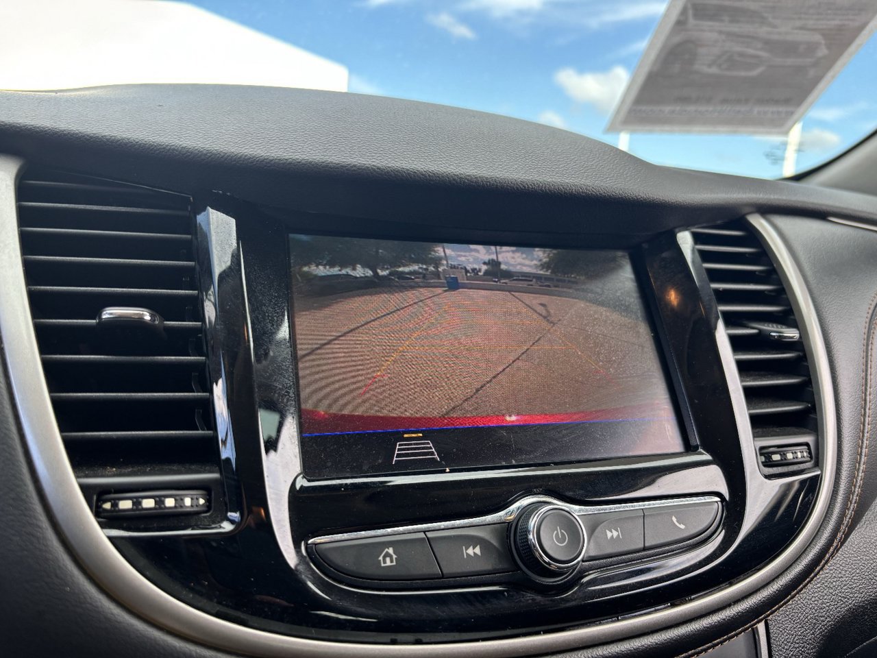 Used 2020 Chevrolet Trax LT FWD image 21