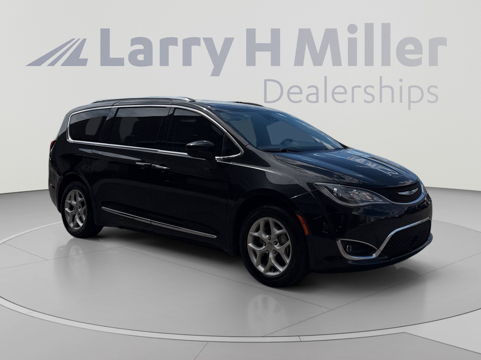 Used 2018 Chrysler Pacifica Touring-L w/ Advanced Safetytec Group FWD image 7