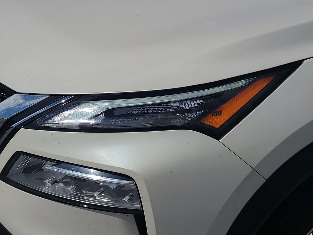 Used 2021 Nissan Rogue SV AWD/4WD image 22