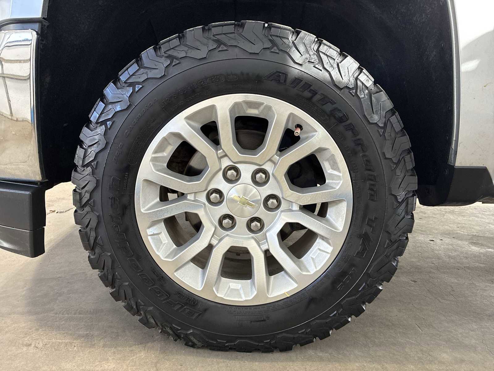 Used 2018 Chevrolet Silverado 1500 LT w/ Trailering Package AWD/4WD image 18