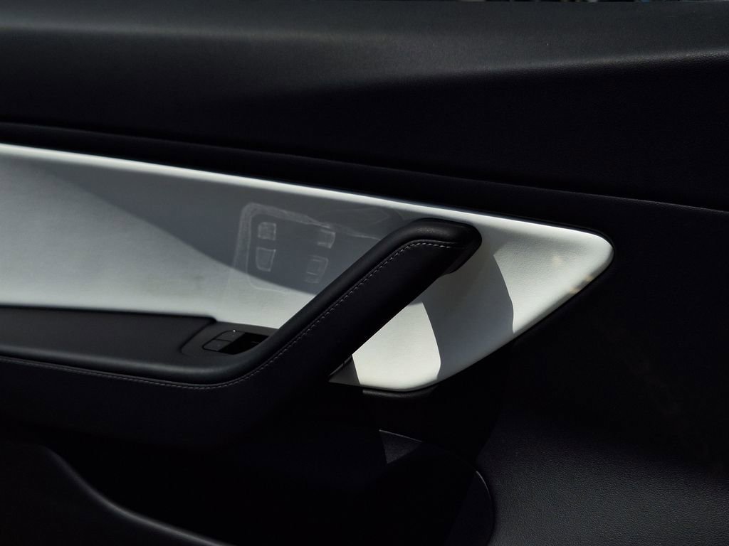 Used 2018 Tesla Model 3 Long Range AWD/4WD image 9
