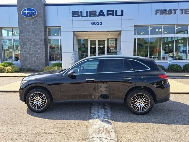 Used 2023 Mercedes-Benz GLC 300 4MATIC image 3