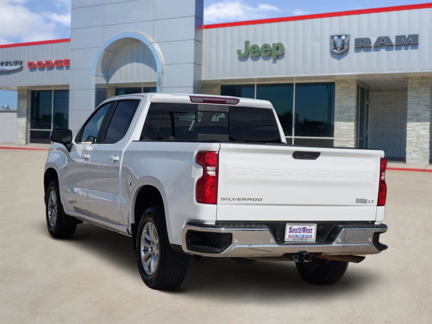 Used 2021 Chevrolet Silverado 1500 LT w/ Max Trailering Package image 4