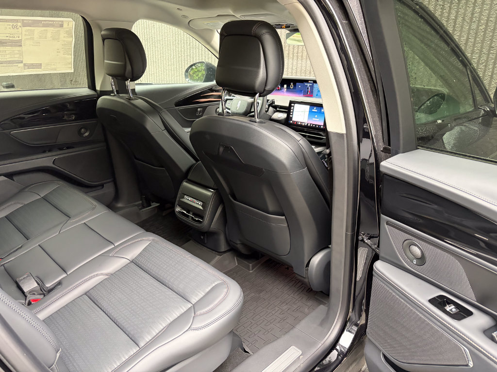 New 2026 Lincoln Nautilus Reserve w/ Jet Appearance Package AWD/4WD image 25