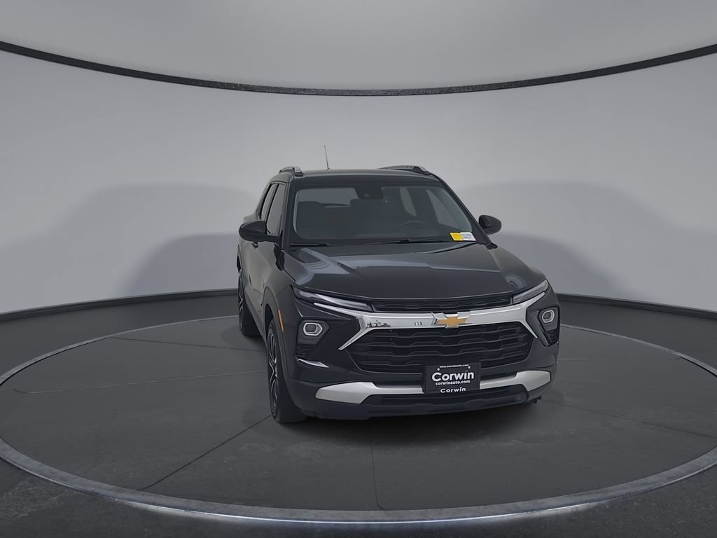 Used 2025 Chevrolet TrailBlazer LT w/ Convenience Package FWD image 4