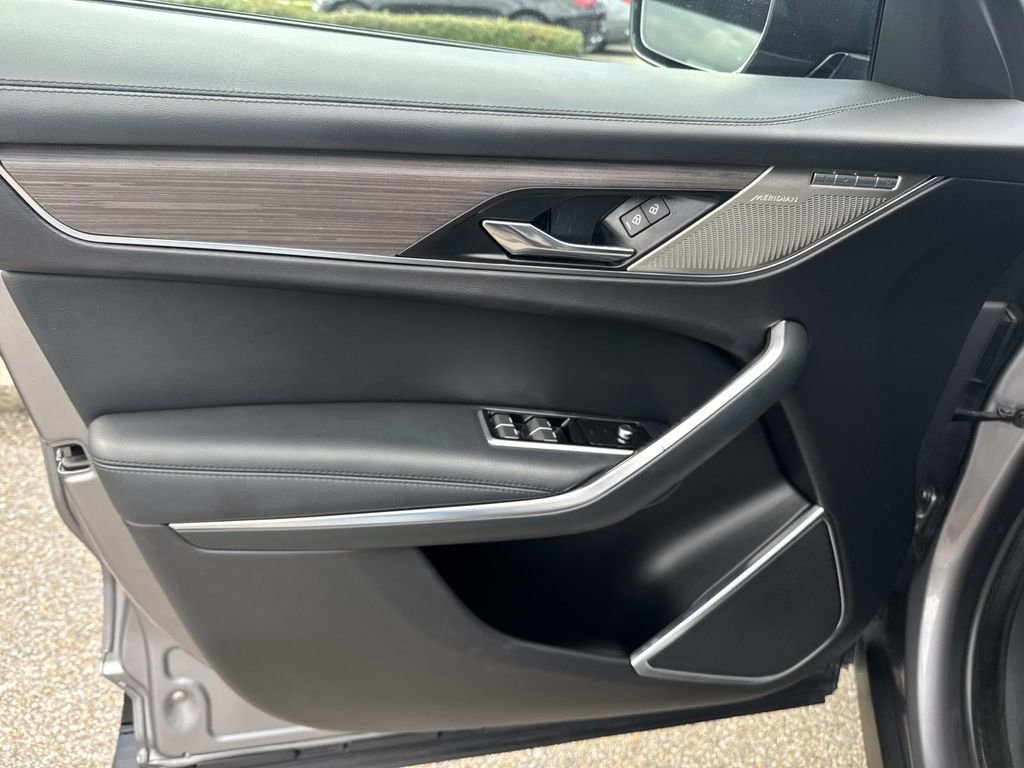 Used 2022 Jaguar F-PACE S image 19