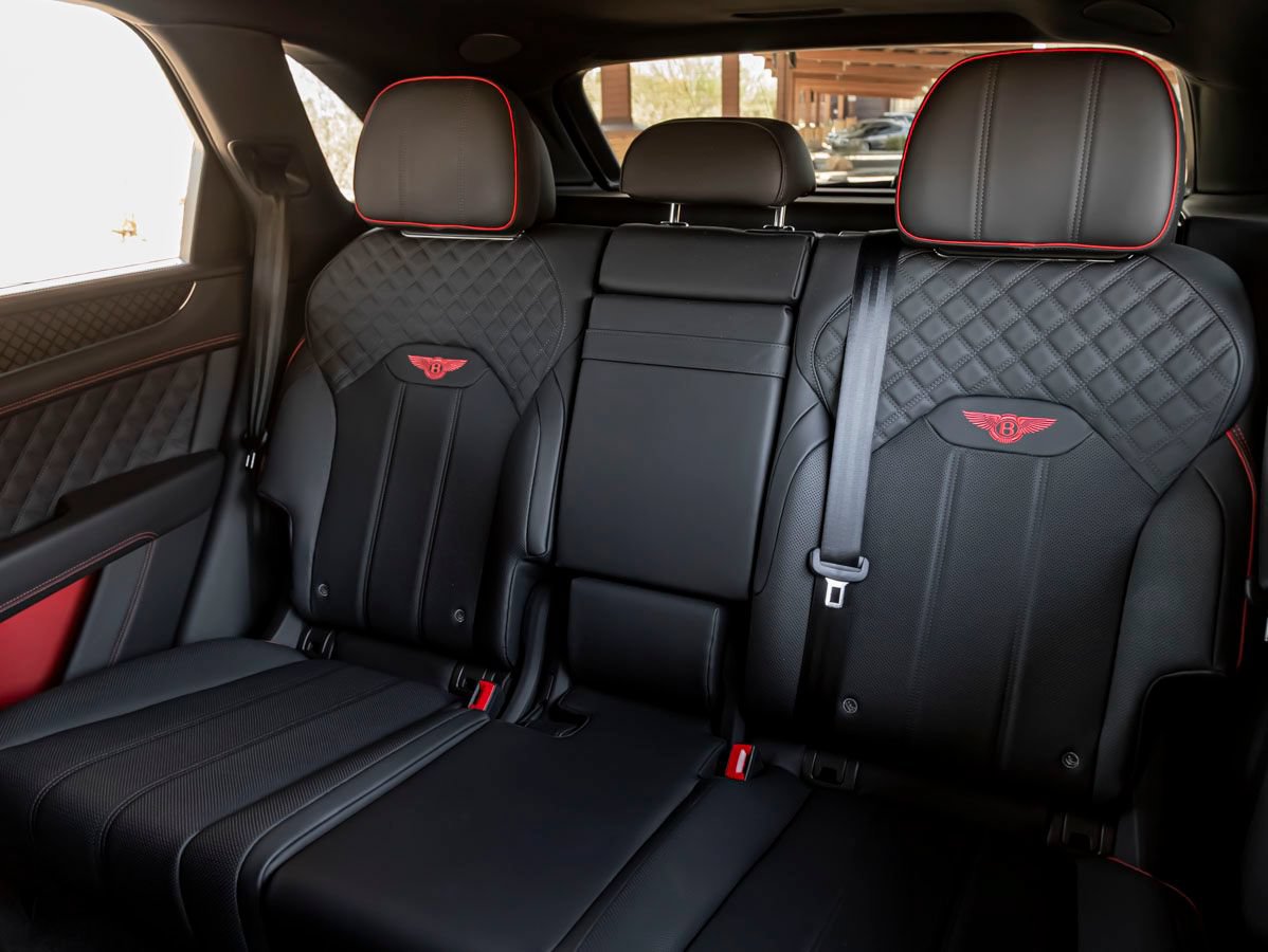 Certified 2025 Bentley Bentayga AWD/4WD image 25
