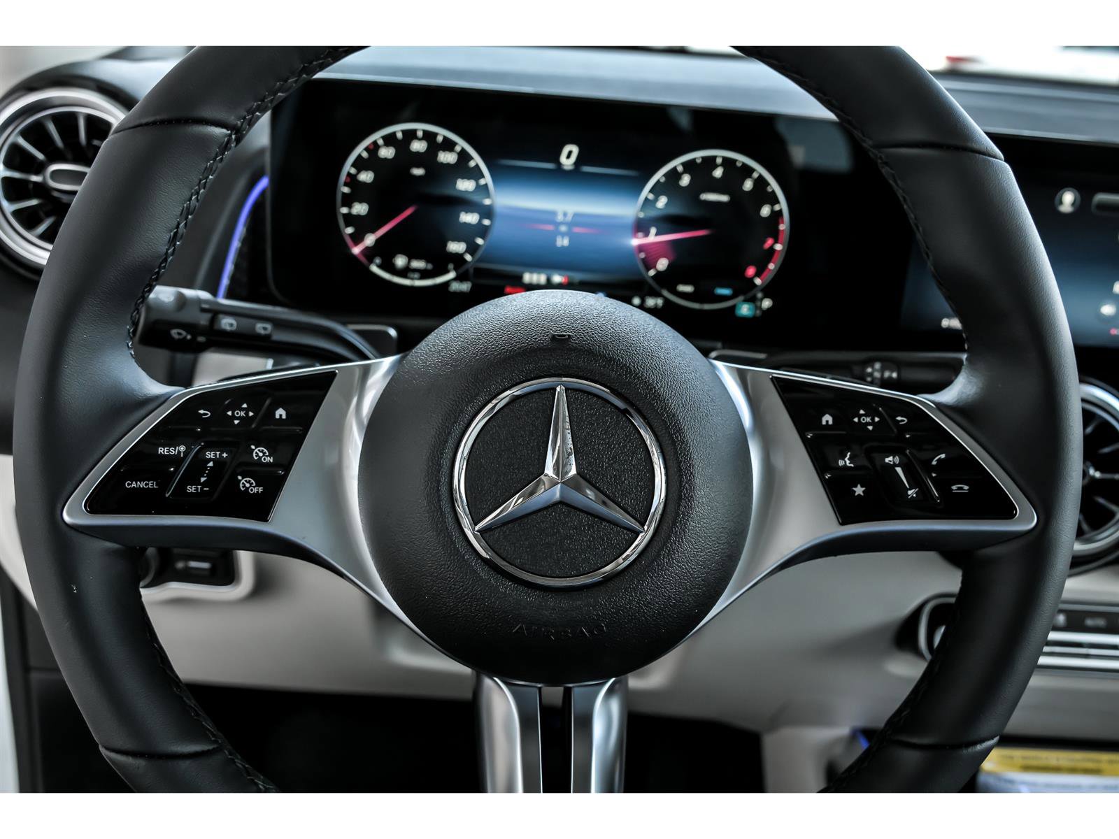 New 2026 Mercedes-Benz GLB 250 4MATIC image 12