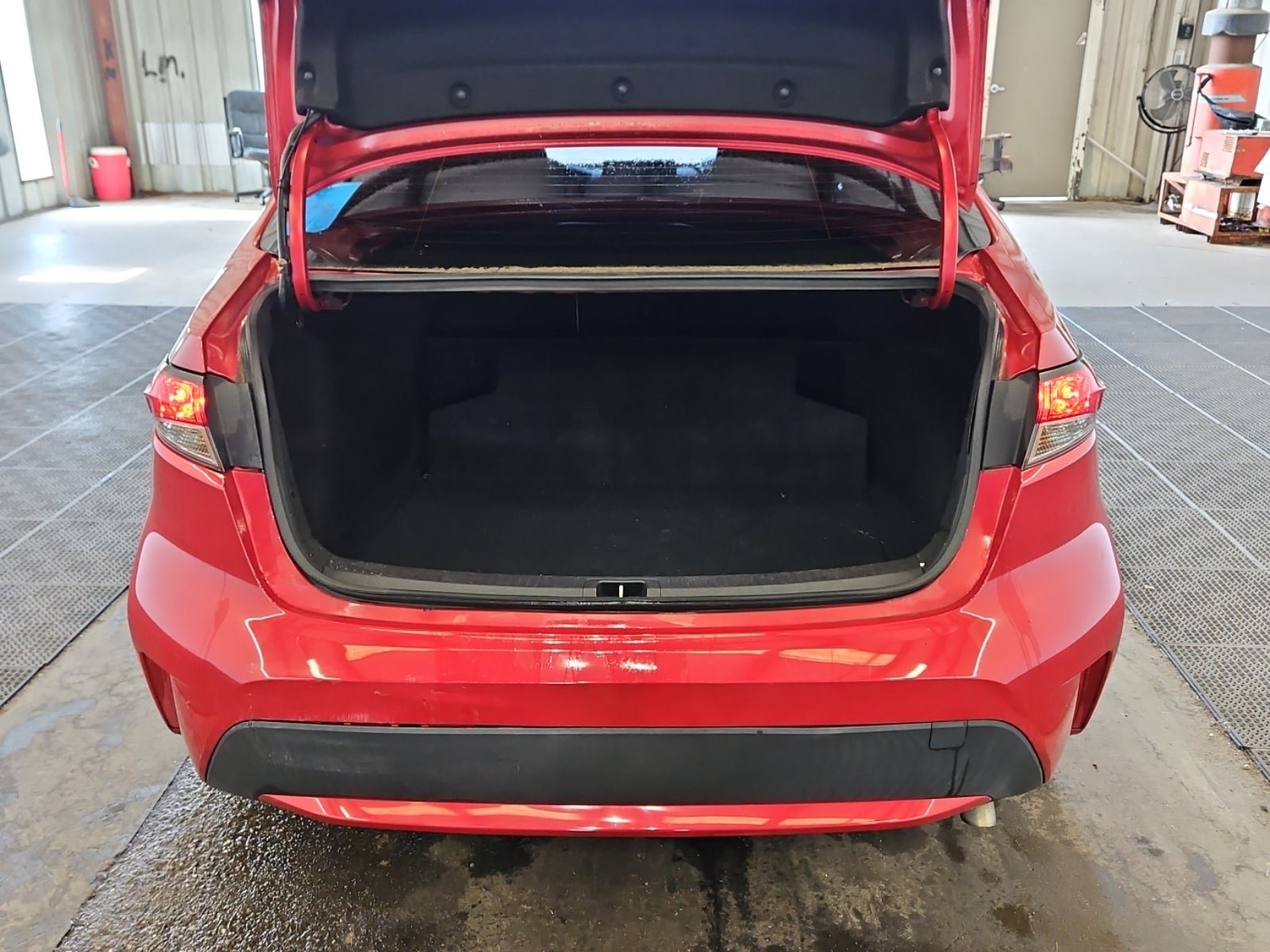 Used 2021 Toyota Corolla LE FWD image 14