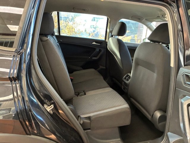 Used 2020 Volkswagen Tiguan S image 34