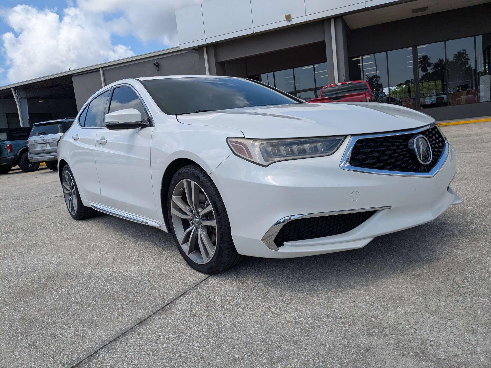 Used 2020 Acura TLX w/ Technology Package FWD image 2