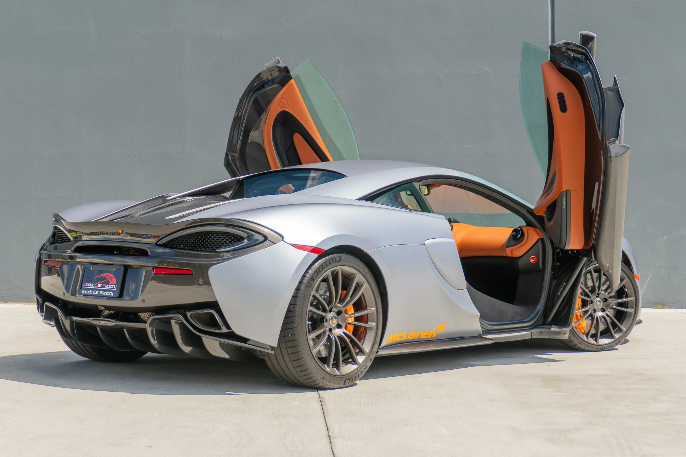 Used 2017 McLaren 570S Coupe RWD image 41