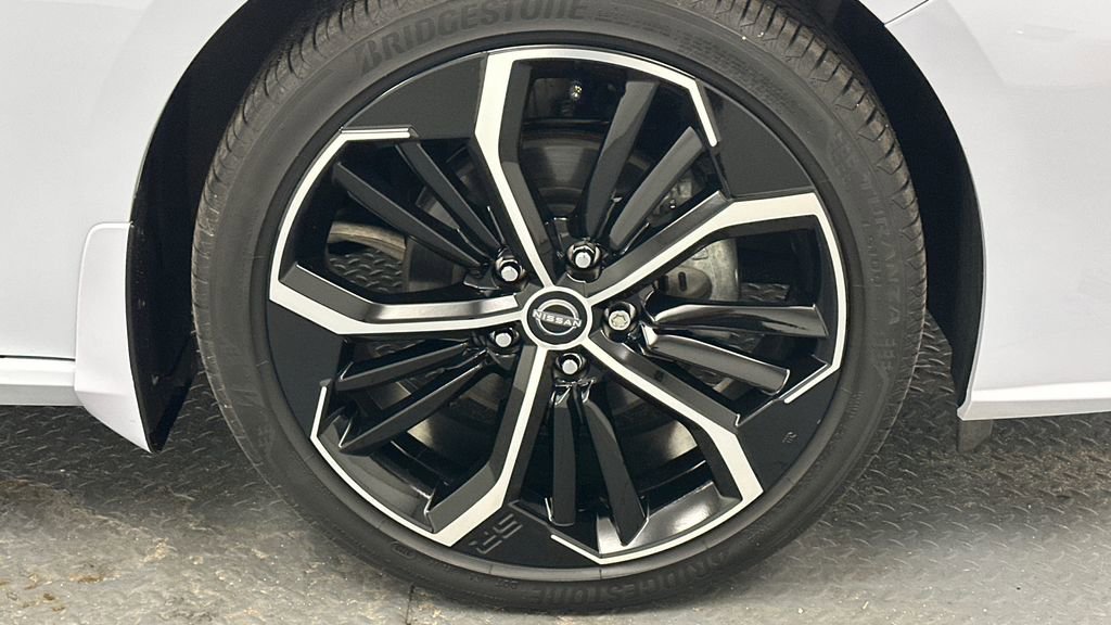 Certified 2024 Nissan Altima 2.5 SR w/ SR Premium Package FWD image 21